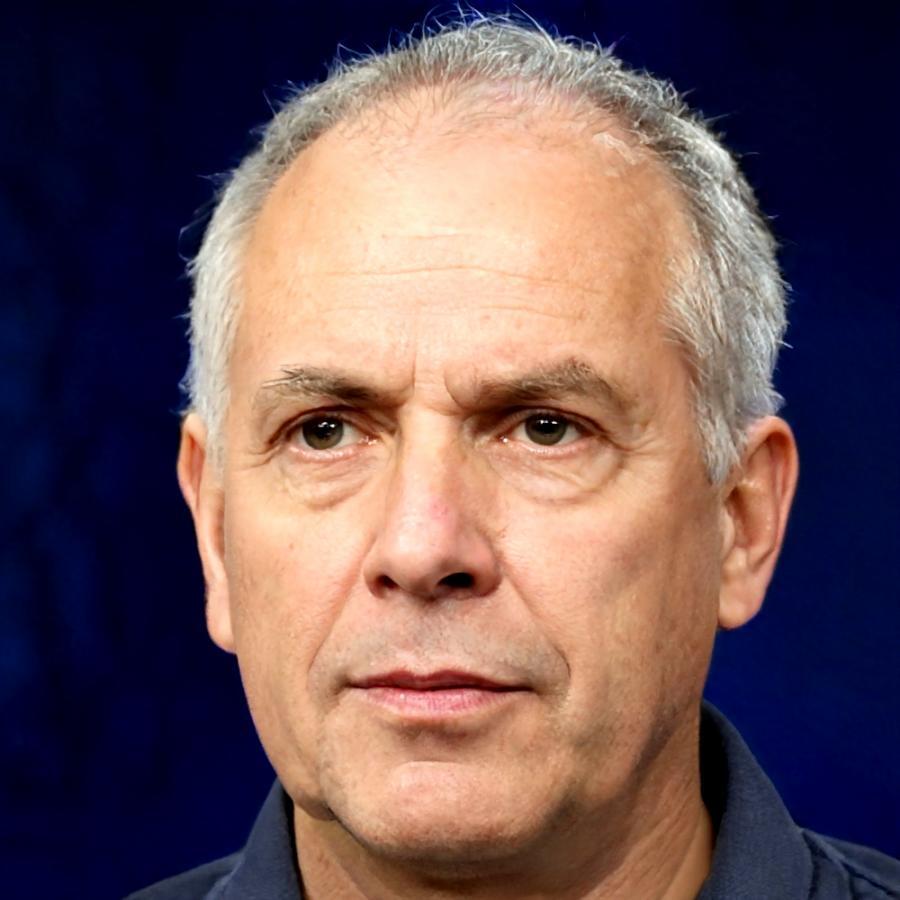 Portret mgr Tomasza Nowaka